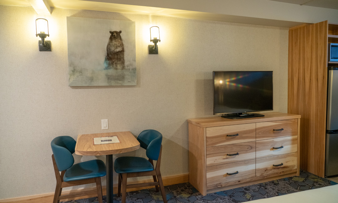 Standard Suite - TV & Dining Table