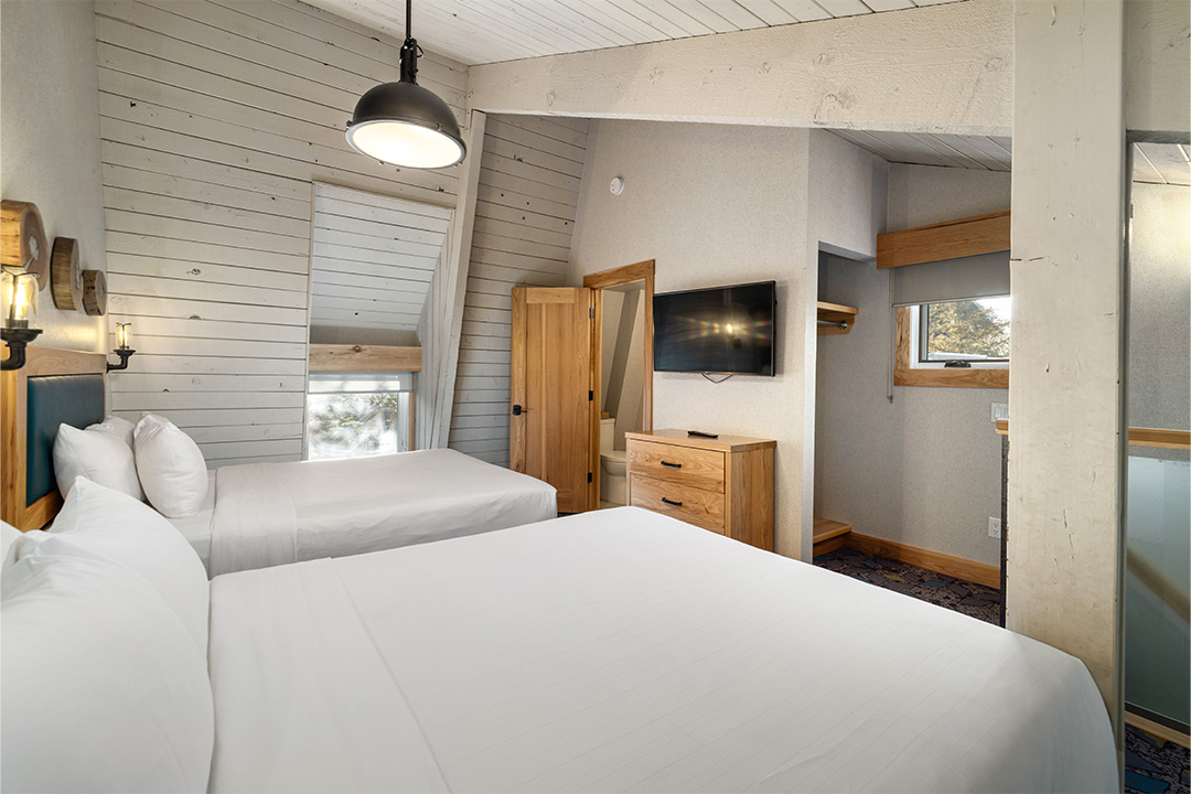 One Bedroom Three Queen Condo - Beds
