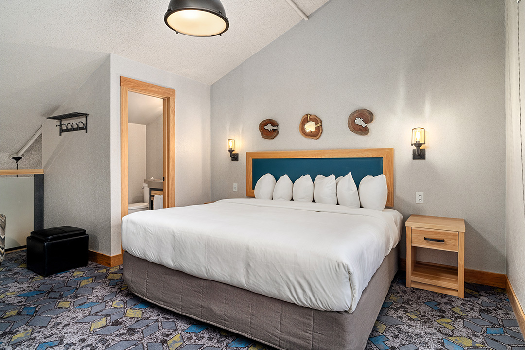 One Bedroom One King Condo - King Bed
